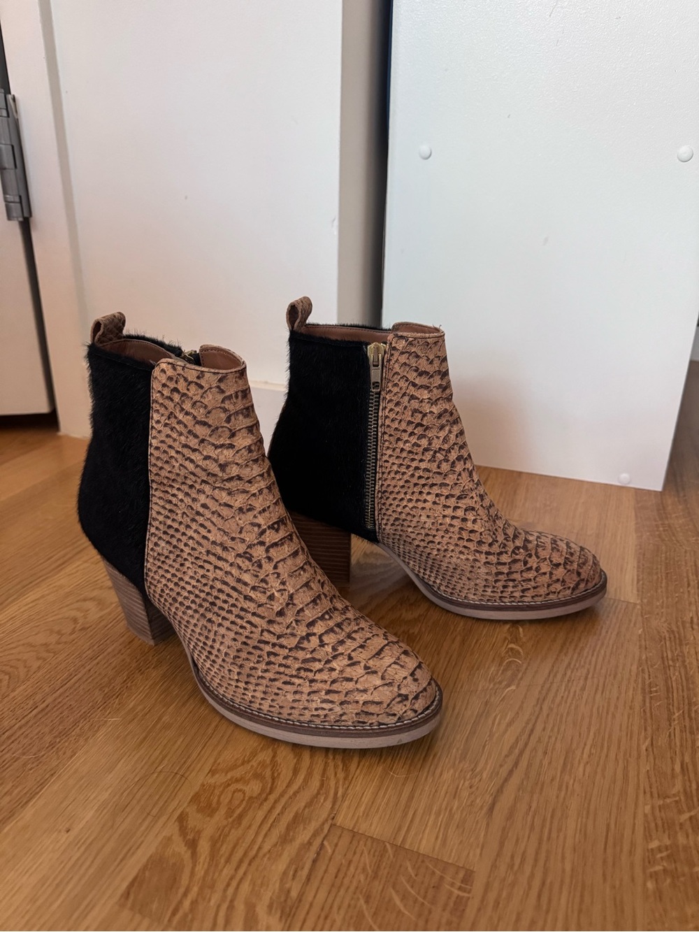 Cork snake patterned boots